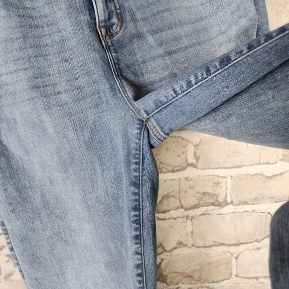 Torrid Bombshell Flare Jeans Light Wash Whisker Stretch 16T - Picture 7 of 16